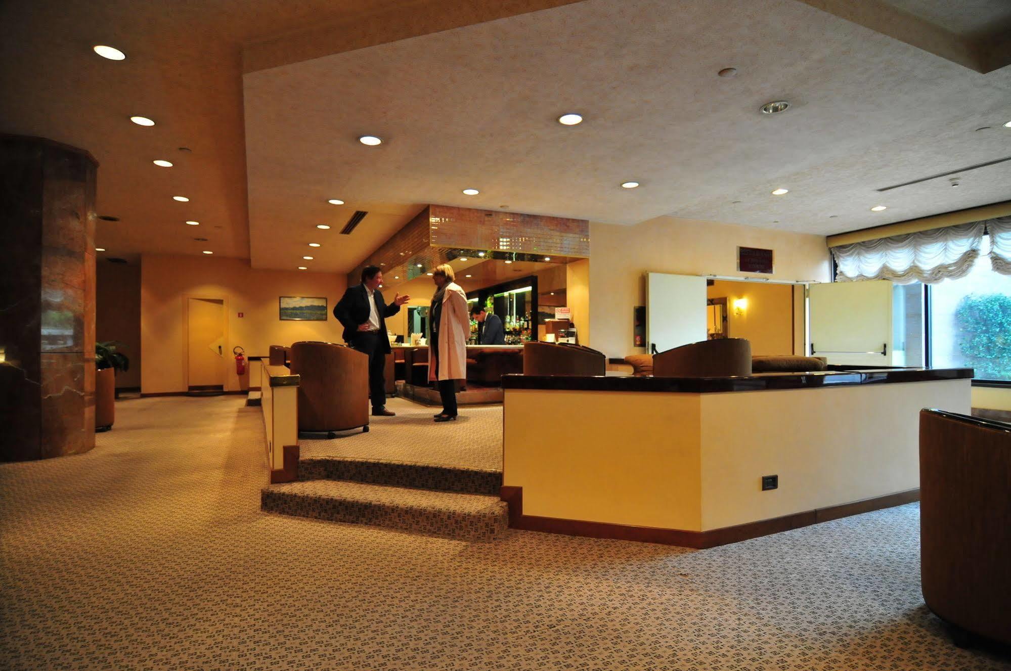 Conference Florentia Hotel Firenze Bagian luar foto